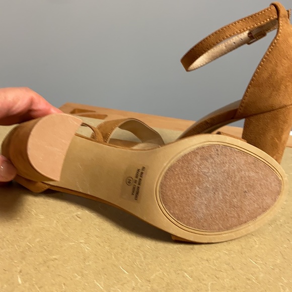 Mark & Maddux suede open toe 4” heels - Size 10 - Picture 7 of 10